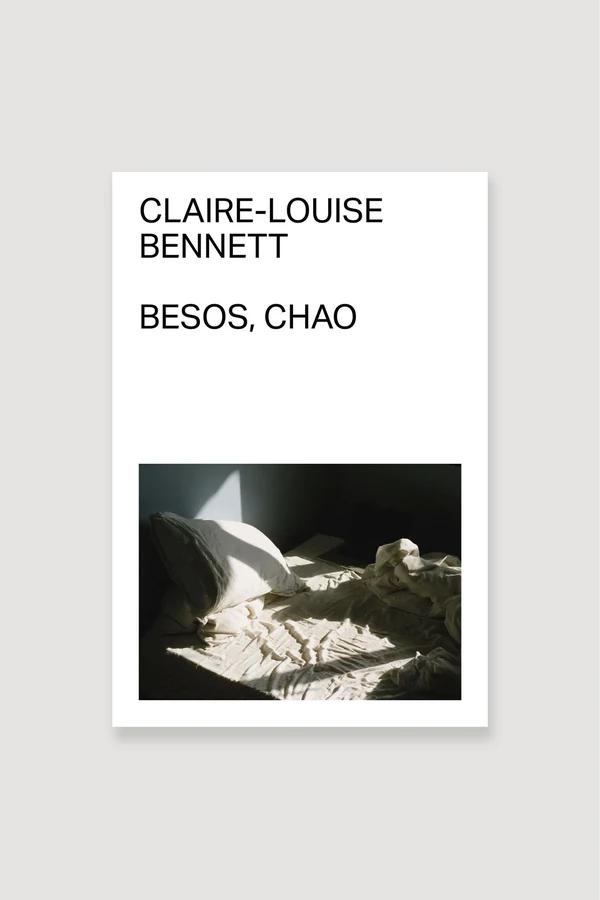 Portada de «Besos, chao», de Claire-Louise Bennett