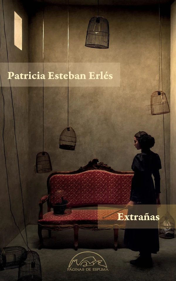 Portada de «Extrañas», de Patricia Esteban Erlés